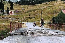 Мост в аварийном состоянии у плотины Б. Алма-Атинского озера