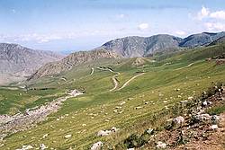 Дорога на перевал Тосор. Вид «назад». До перевала – 9 км